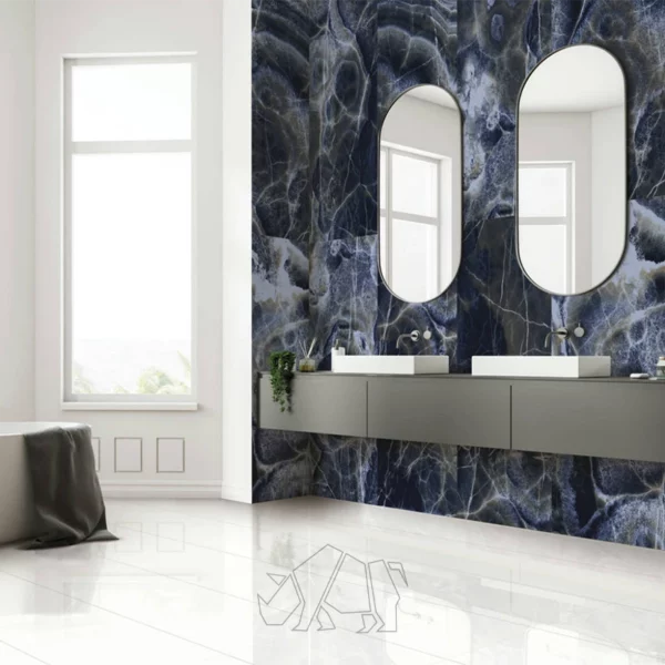 azulejos grandes en suelo y parede de baño